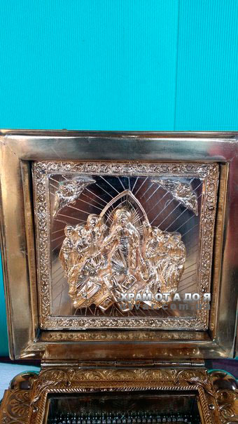 �������