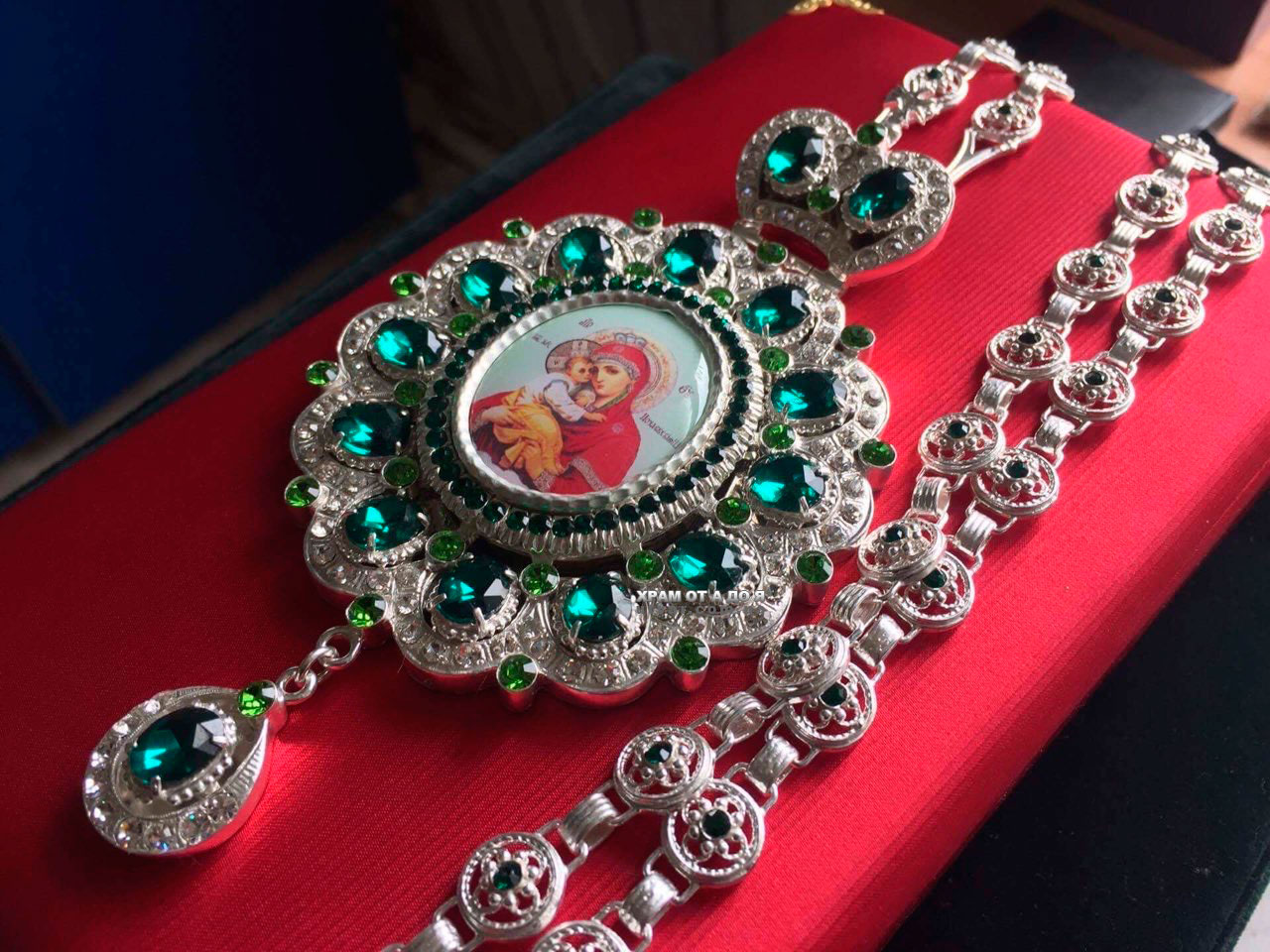 �������